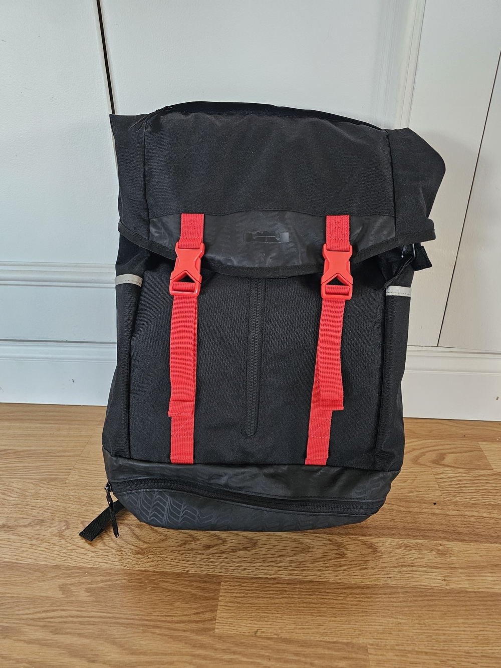 Nike LeBron Ambassador Max Air  Backpack with Red Strap Accents